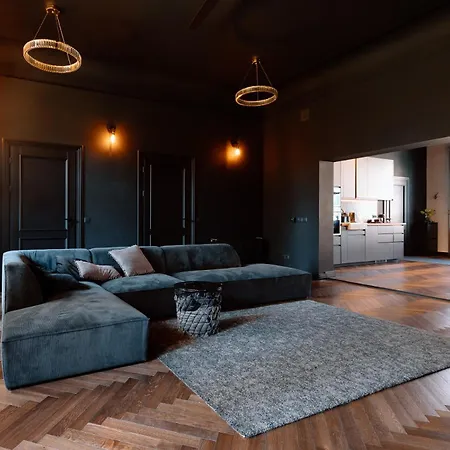 Black Princess Apartment *